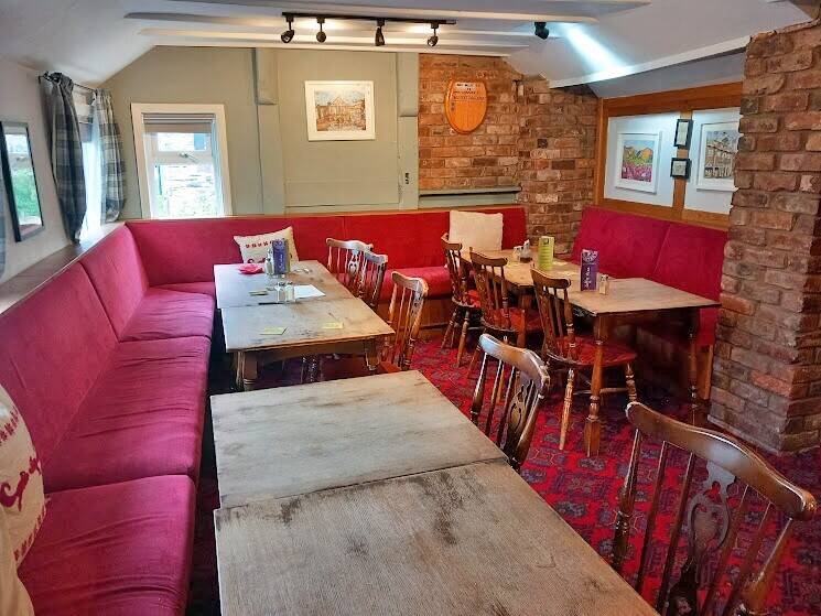 SHROPSHIRE HILLS – WELL APPOINTED COTTAGE STYLE PUBLIC HOUSE WITH 4 LETTING BEDROOMS Photo 3
