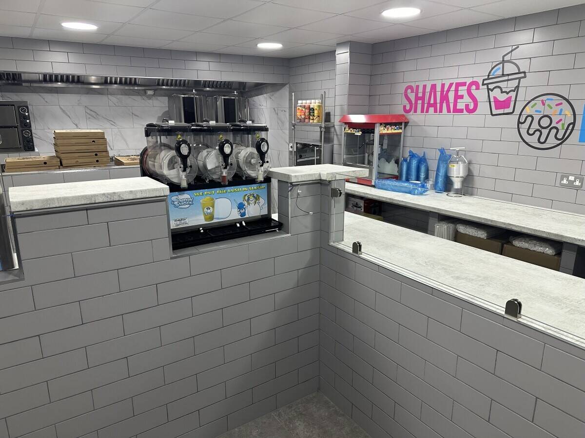 Takeaway Newly Built  Photo 4