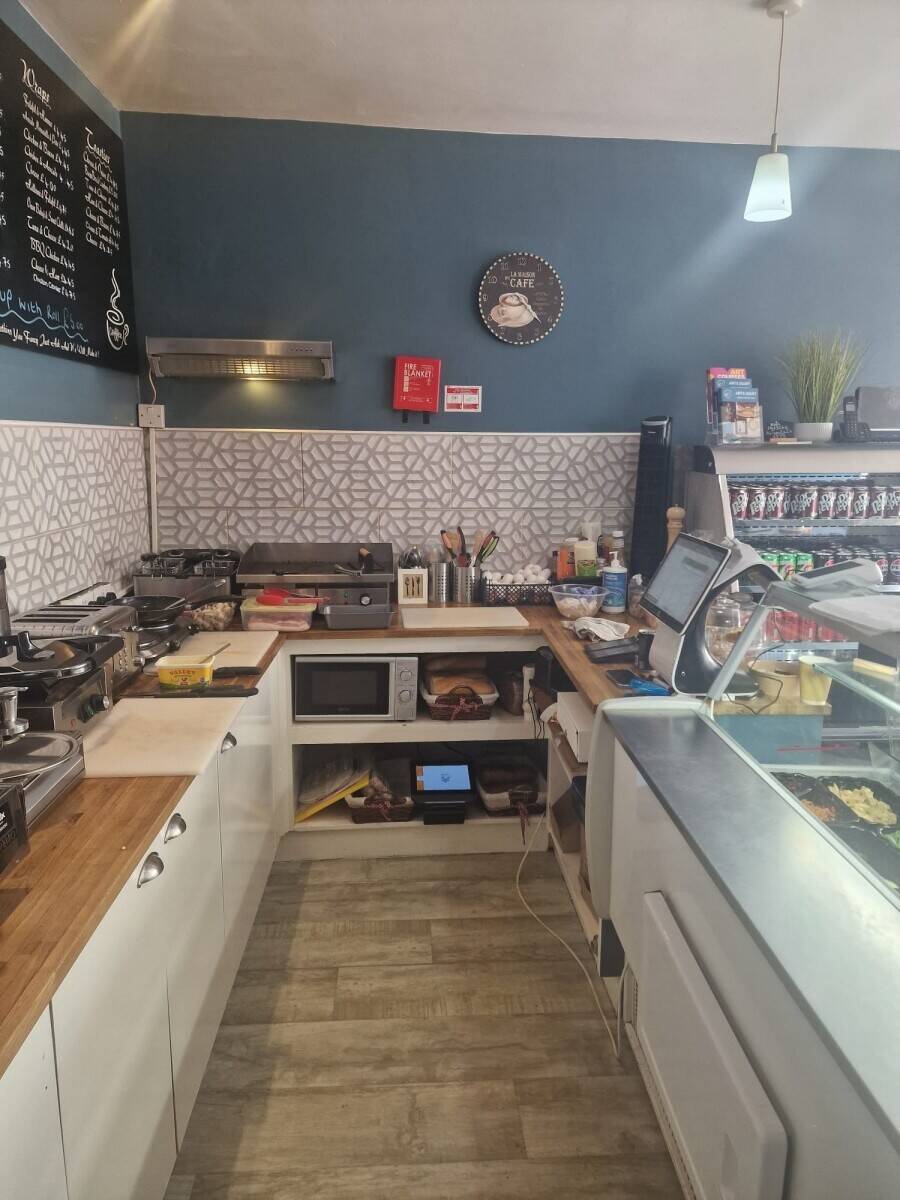 Small cafe/deli for sale in town centre
