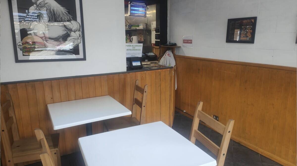 Profitable grilled peri peri chicken and pizza takeaway near Peterborough city centre  Photo 4