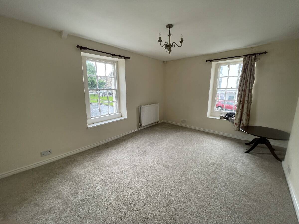 Freehold Commercial Opportunity with 3 Bedroom Property in Darlington, County Durham Photo 3