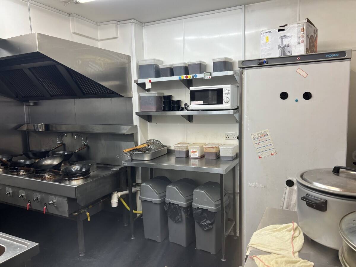 Leasehold Chinese Restaurant for sale in Crouch End London 11 years renewal lease Photo 4