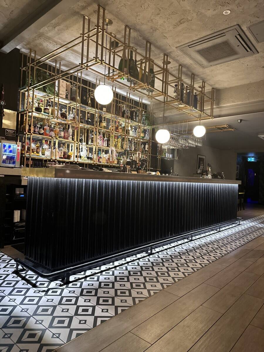Turkish restaurant & shisha for sale Buckhurst hill with &pound;45,00 rental income, indoor garden and outdoor seating available Photo 3