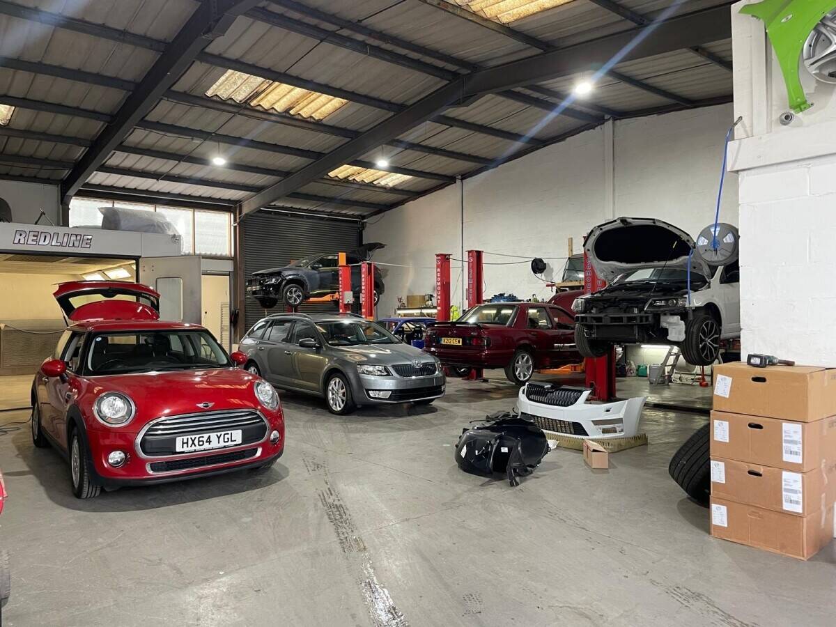 Car repair garage in Cardiff Photo 3