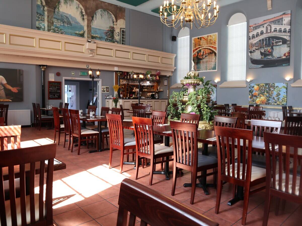 DORSET - BESPOKE TOWN CENTRE LICENSED ITALIAN RESTAURANT