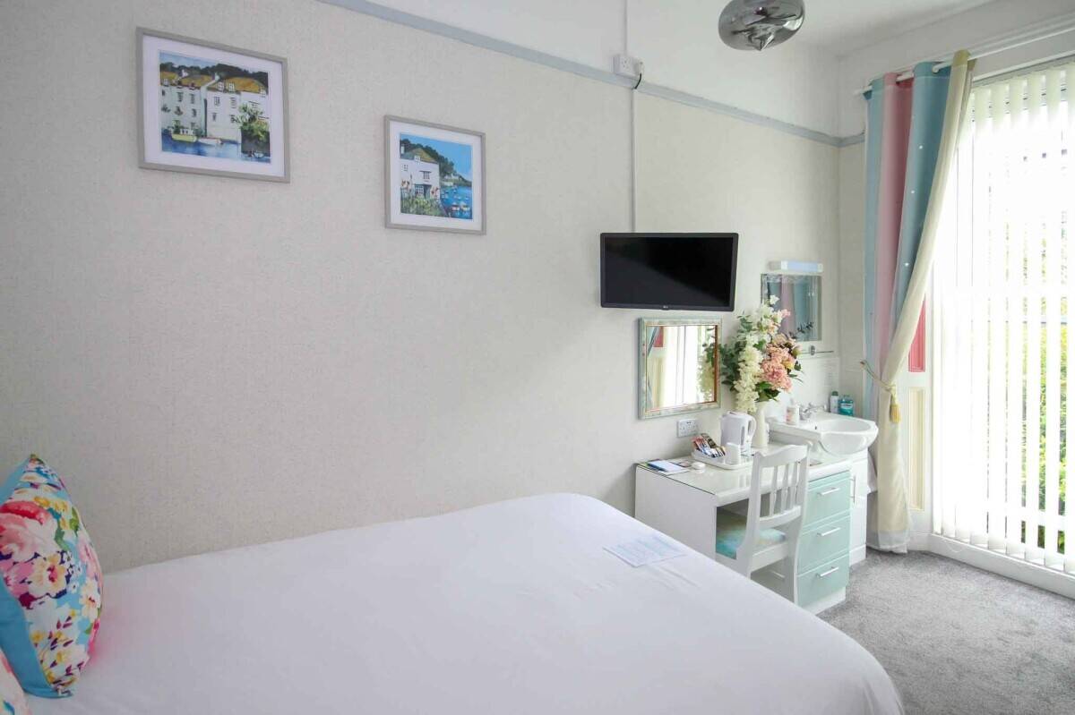 A Beautifully Presented 7 en-suite Guest House Photo 3