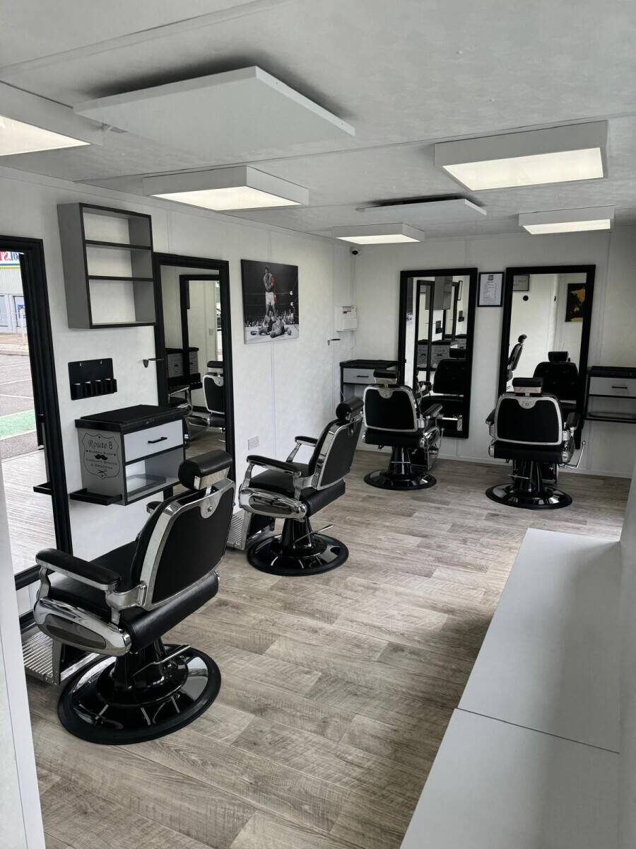 Barbershop pod for sale in Oxford