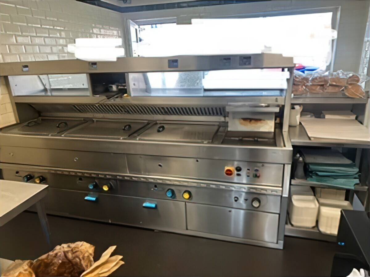 TRADITIONAL FISH AND CHIPS TAKEAWAY IN VERY SOUGHT AFTER LOCATION IN TEESSIDE Photo 3