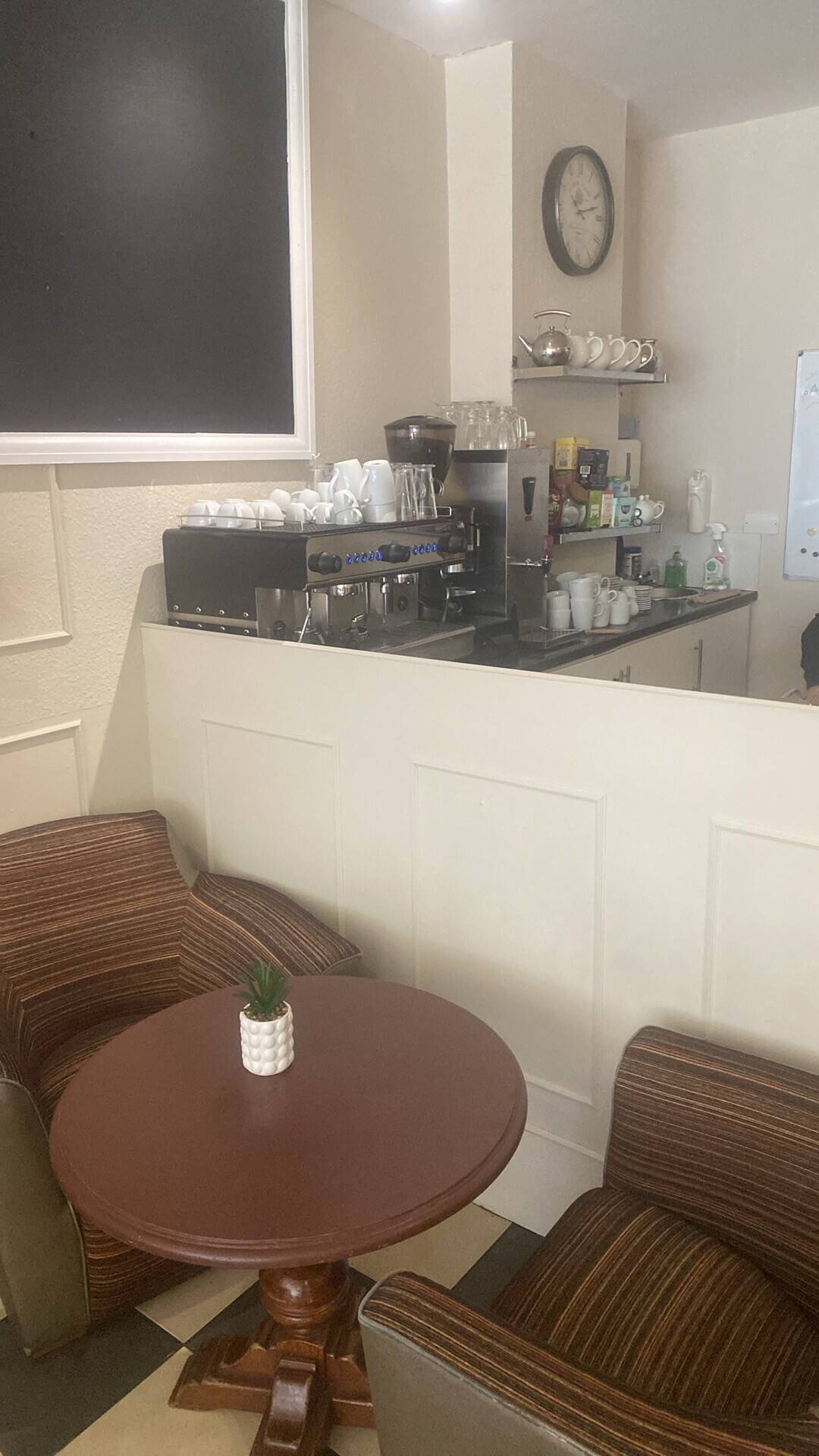 Cafe shop for sale in Bexhill Centre Photo 3