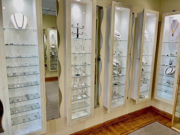 Freehold Jewellers Located In Mevagissey Photo 3