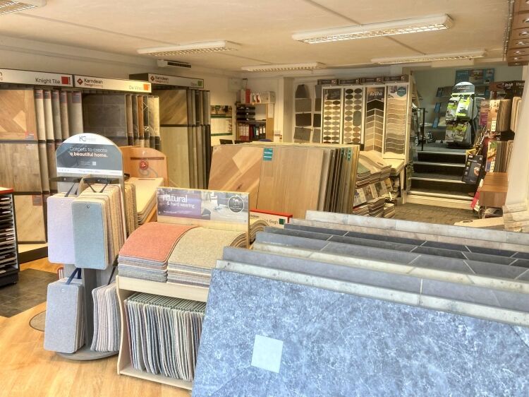 FREEHOLD INVESTMENT PROPERTY OPPORTUNITY with EMPTY RETAIL/SHOWROOM PREMISES