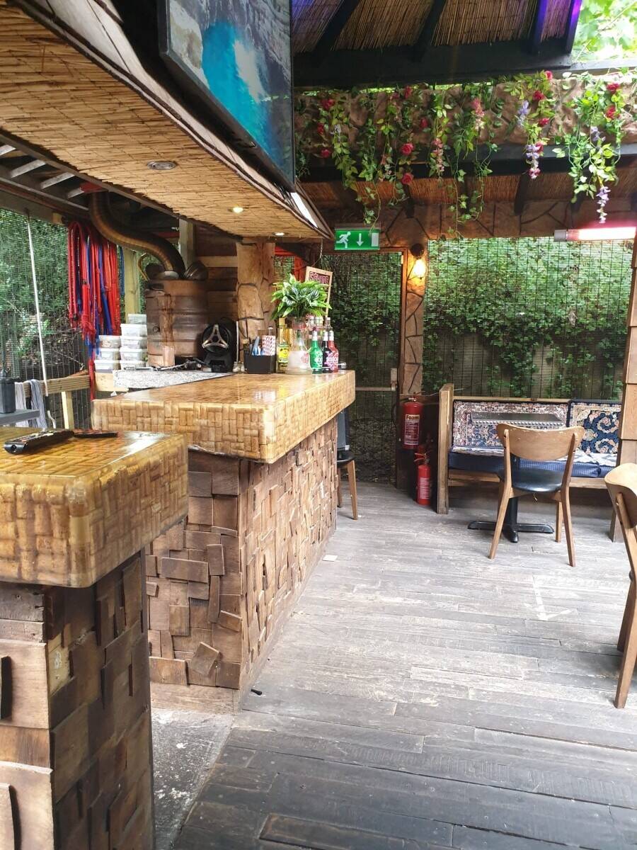 Highly rated restaurant in Surrey and shisha bar