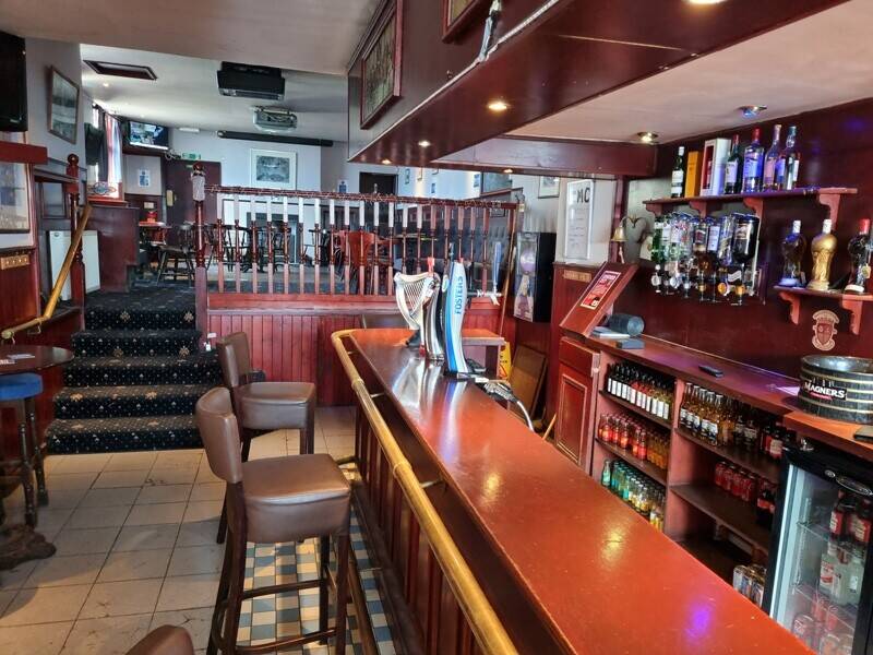 Established public house in Saltcoats, North Ayrshire, next to train station and town centre Photo 3