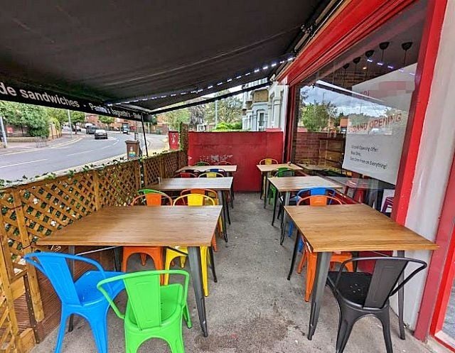 Pizza & Chicken Restaurant for Sale