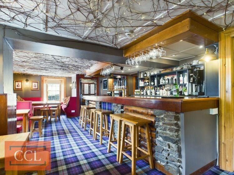 Historic Country Inn with 8 Letting Rooms Photo 3
