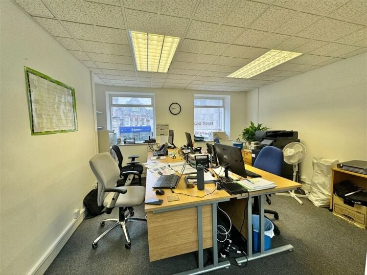 First Floor Office Suite To Let For Sale in Newton Abbot Photo 3