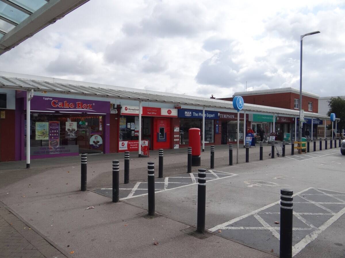 Main Lease Lock-Up Post Office within Retail Centre Photo 3