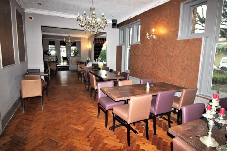 HOTEL/RESTAURANT/EVENTS VENUE
(HAS PLANNING FOR EDUCATIONAL/CARE HOME USE)