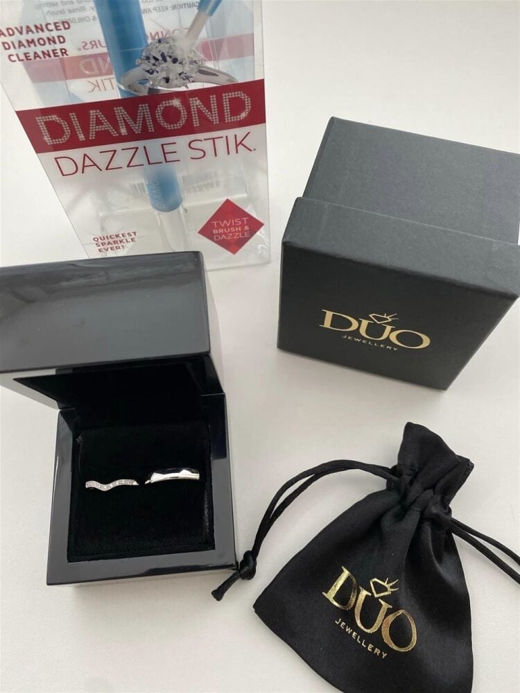 A SPECIALIST PROVIDER OF WEDDING JEWELLERY Photo 3