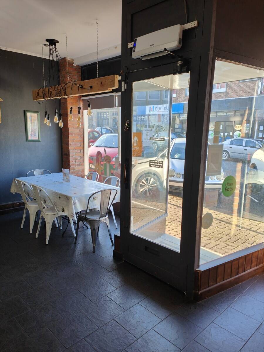 Italian Style Pizza Takeaway Restaurant for Sale in Dudley
