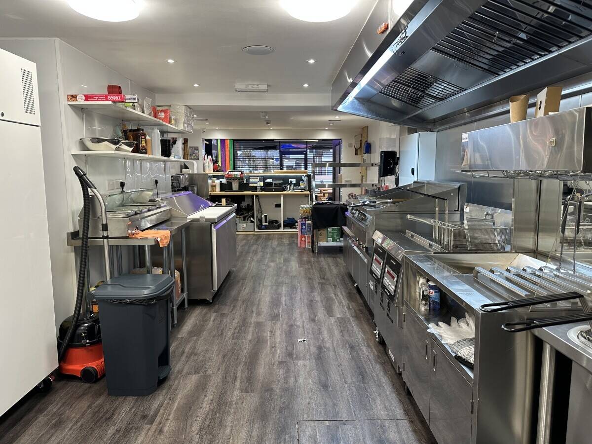 A3/A5 Portsmouth burger/wings/fries  *&pound;25 per day rent