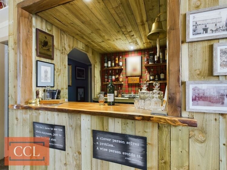Refurbished Self Catering Accommodation with Great Potential Photo 3