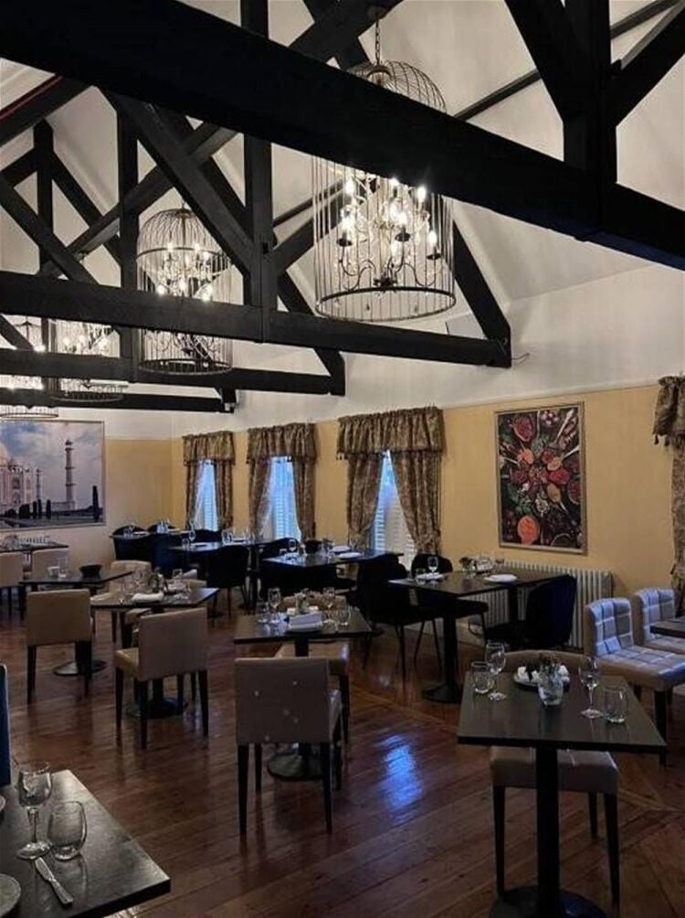 LEASEHOLD FULLY FITTED
LICENCED RESTAURANT Photo 3