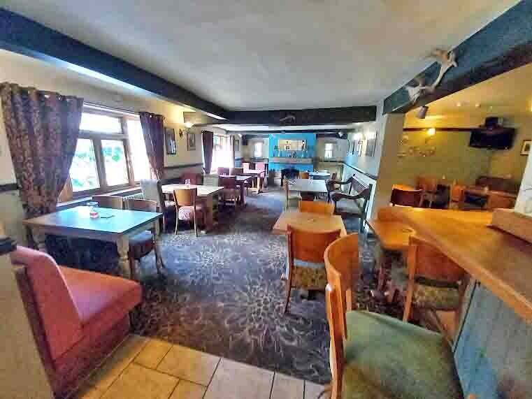 WORCESTERSHIRE/STAFFORDSHIRE BORDER - ICONIC CANALSIDE PUB & RESTAURANT Photo 3