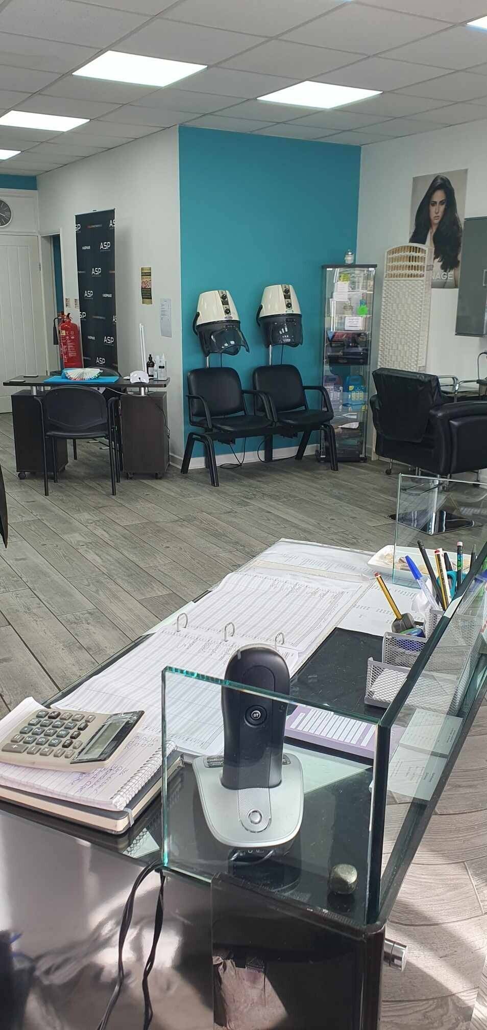Freehold Salon and 2 bed flat for sale in Solihull