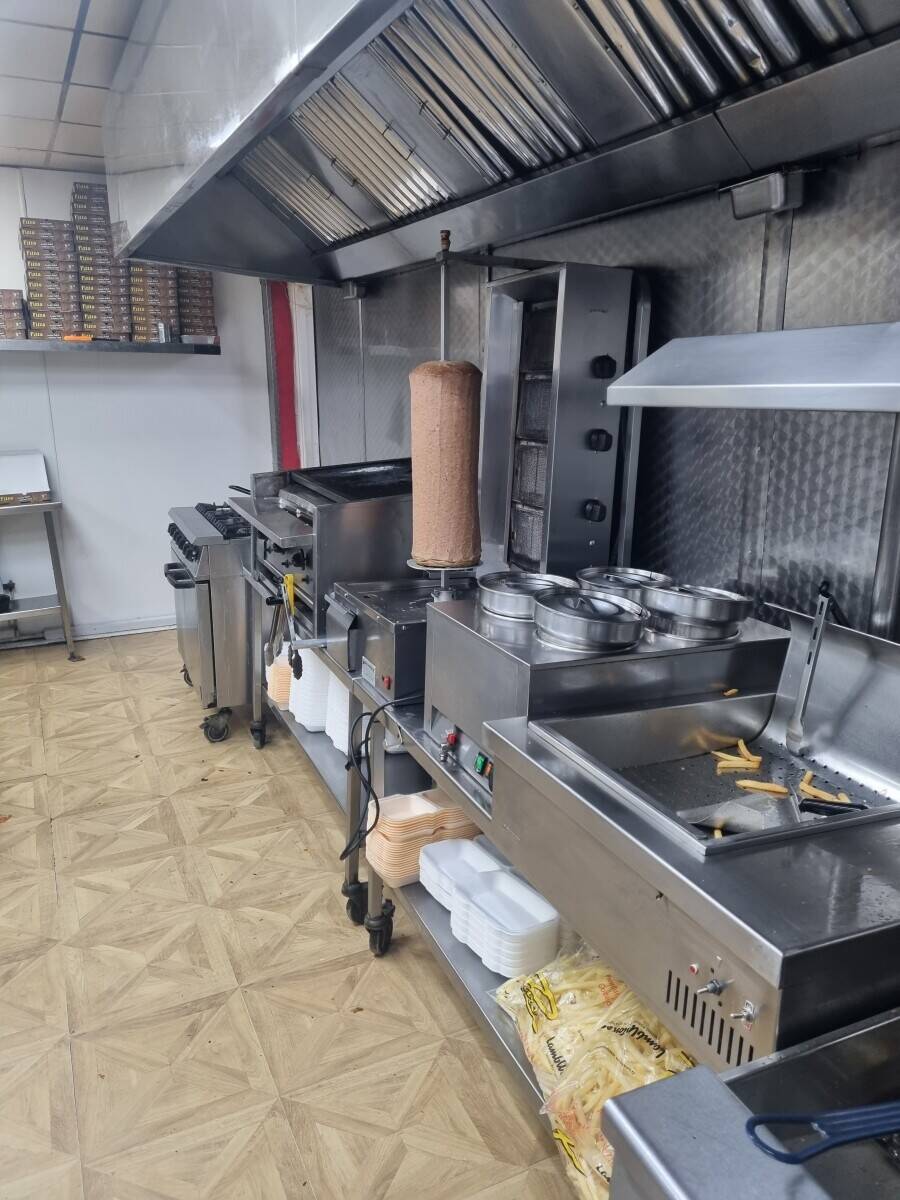 Italian fast food takeway it's perfect erya with Low rent