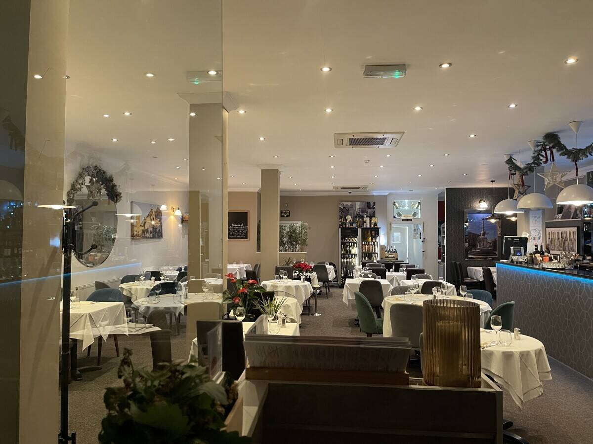 Italian restaurant Photo 3