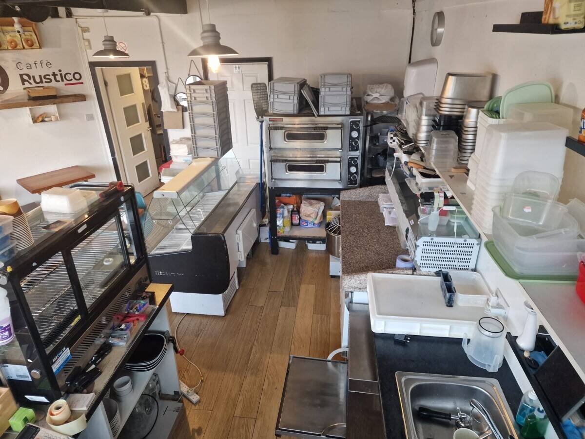 PRICE REDUCED Vacant Leasehold Premises Licensed for Restaurant, Cafe and Hot Food takeaways