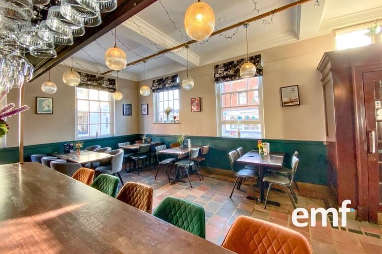 Pizza Restaurant, Bar & Takeaway