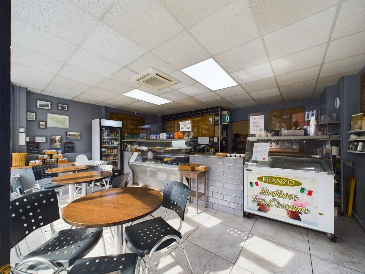 English & Italian Caf&eacute; for Sale &ndash; Business & Freehold Available &ndash; Crosby, Liverpool