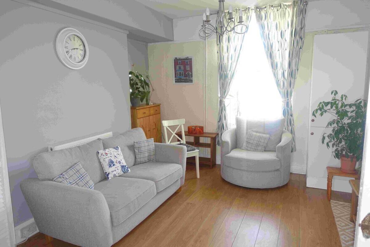 Sea or Harbour Views from all rooms in Weymouth For Sale Photo 3