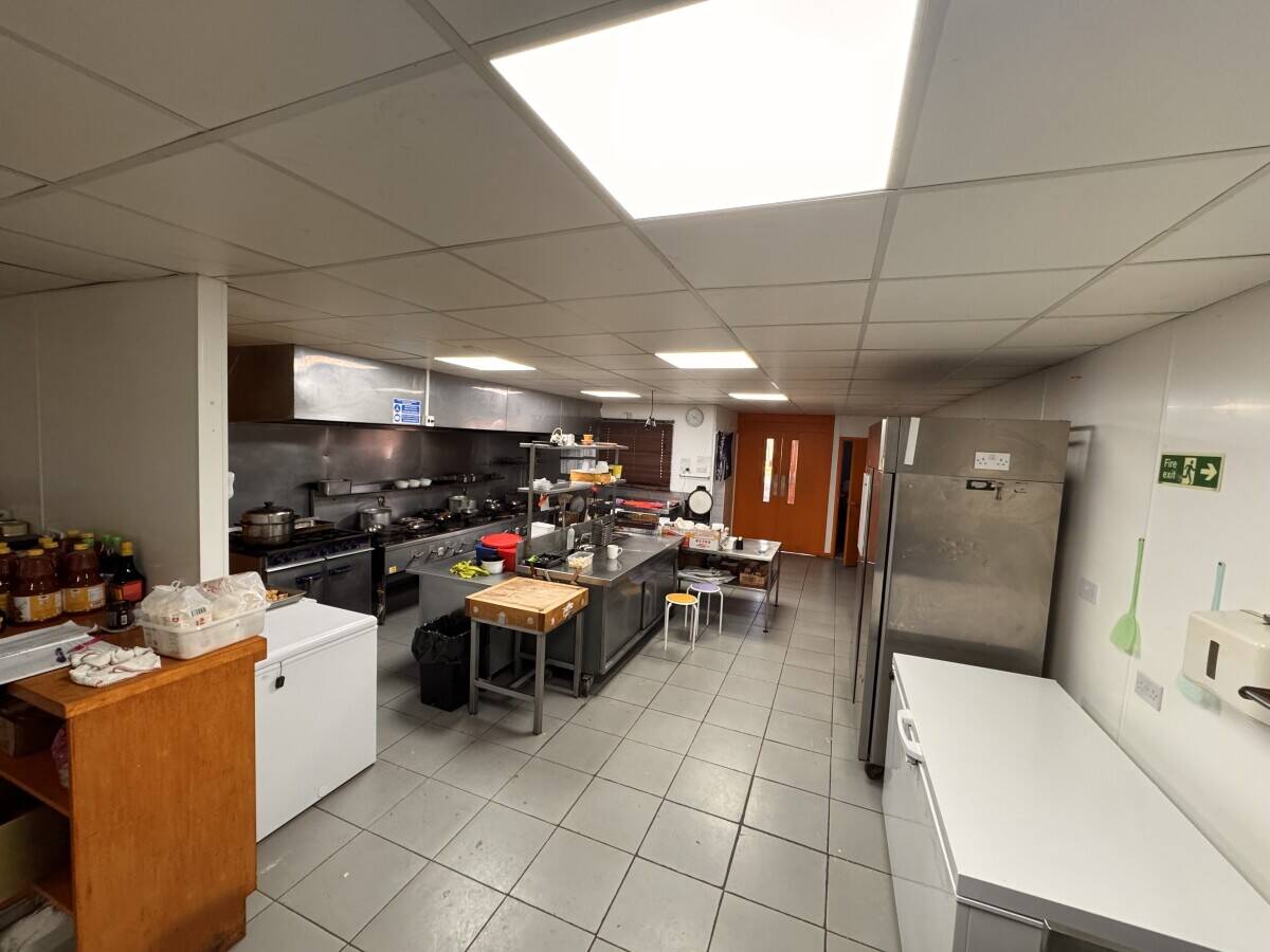 NG10 Takeaway 350m2 for sale Photo 4