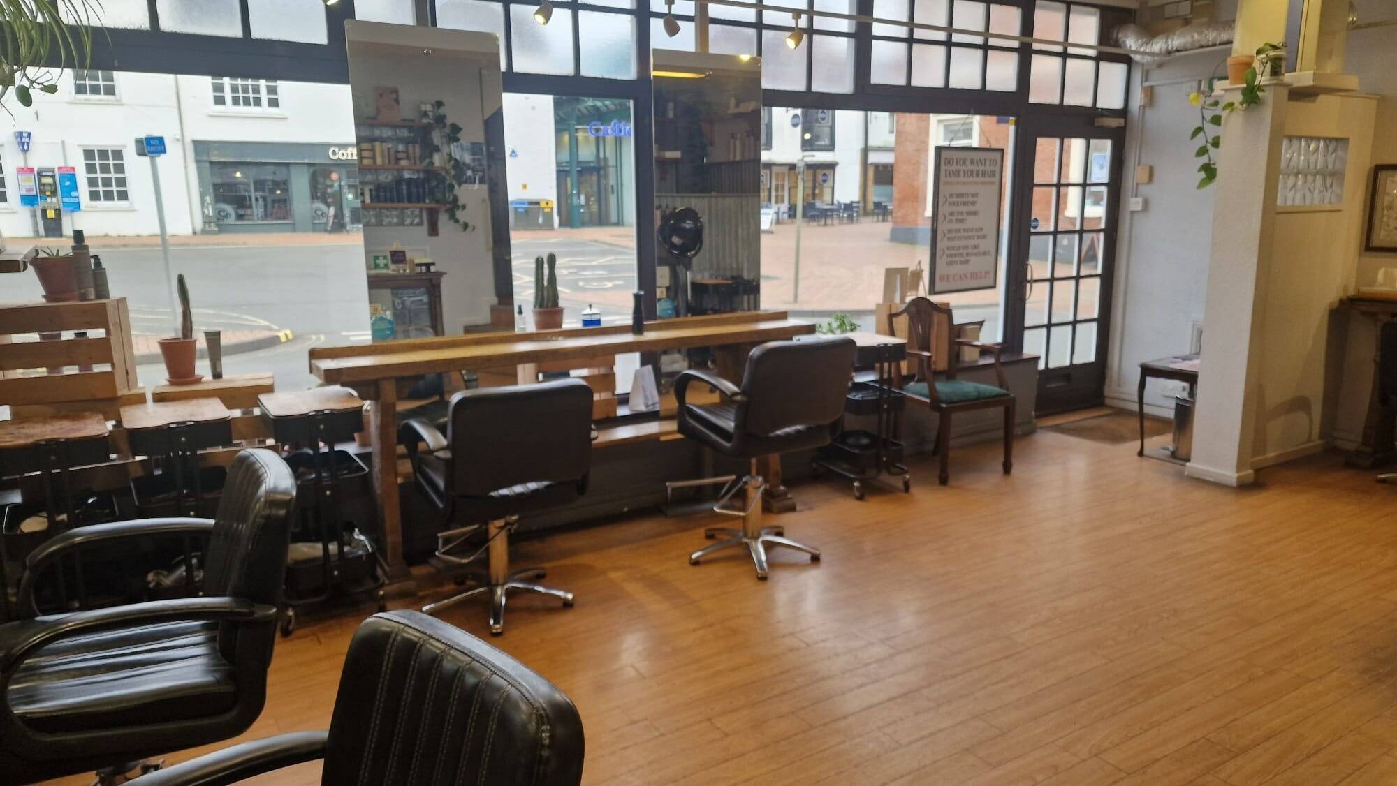 Long Established Hair Salon Banbury Oxon Photo 3