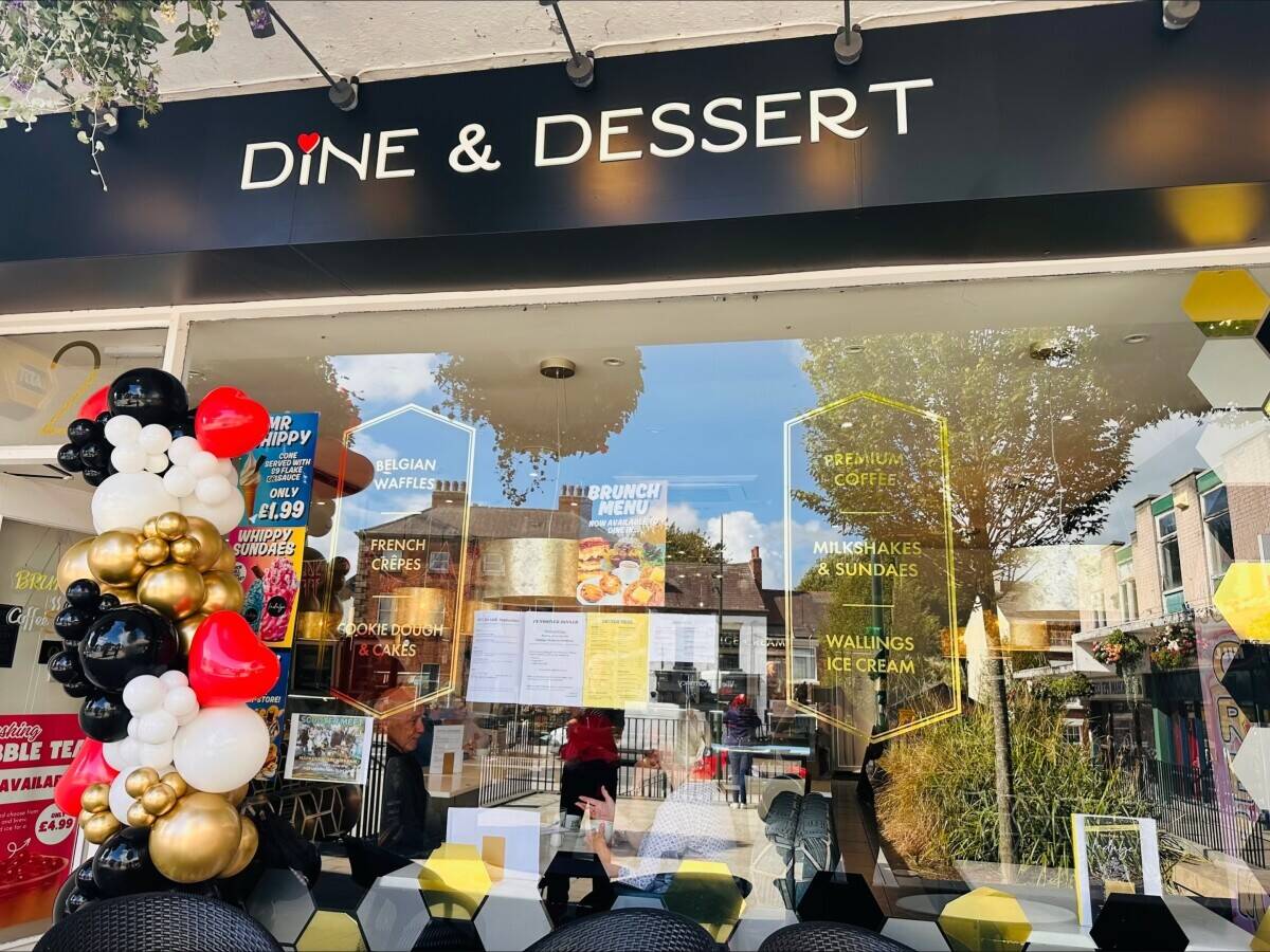 Well Established Fully Fitted Dessert & Coffee Shop in Prime Town Centre Location / alcohol licence