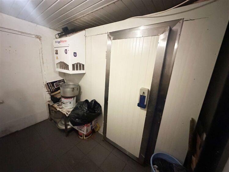 Hot Food Takeaway in New Moston Photo 3