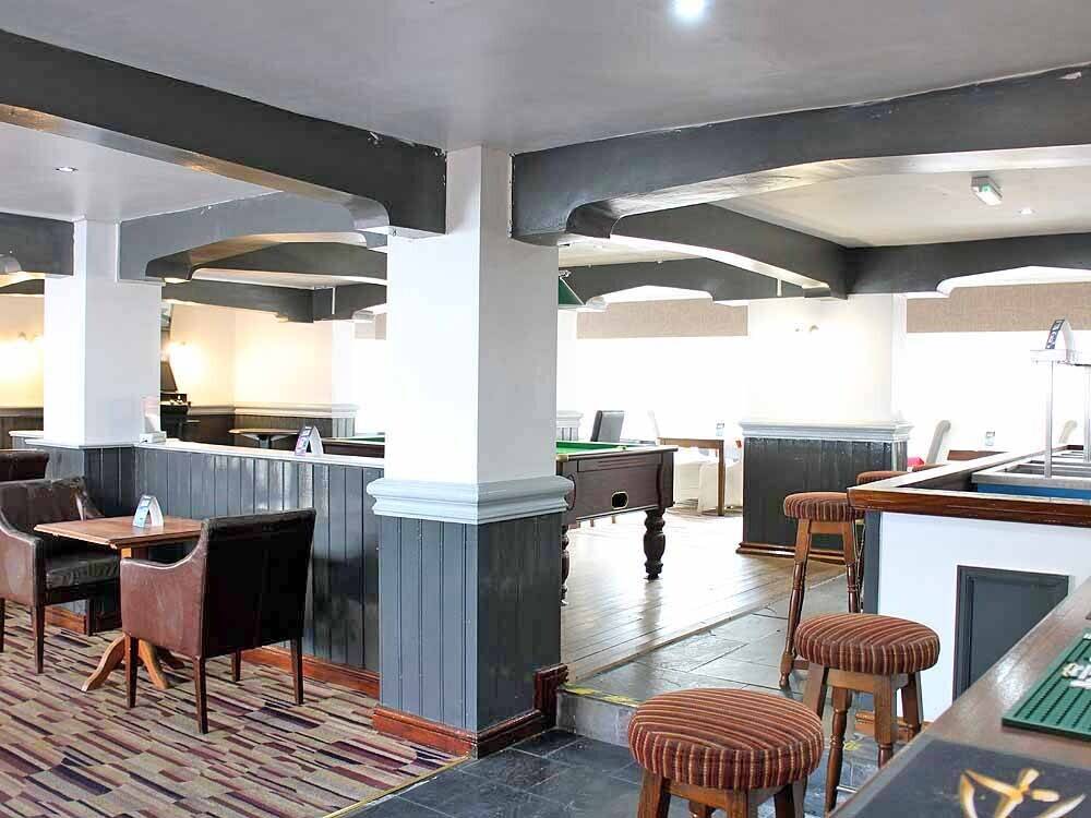 NOTTINGHAMSHIRE - 9 BEDROOM HOTEL, BAR AND RESTAURANT WITH CAR PARK Photo 3