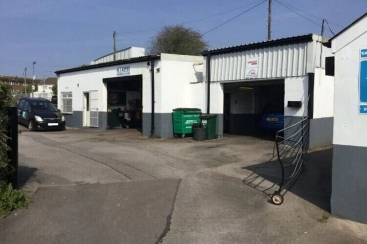 Established MOT Garage - Pencoed