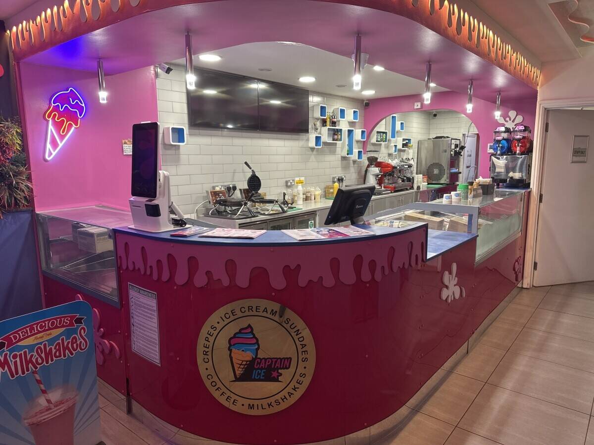 Dessert shop in a prime location