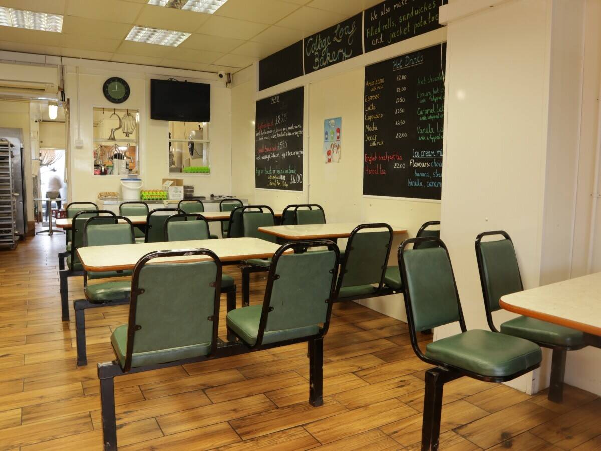 SOMERSET – FAMILY BAKERY AND SANDWICH SHOP IN LARGE VILLAGE