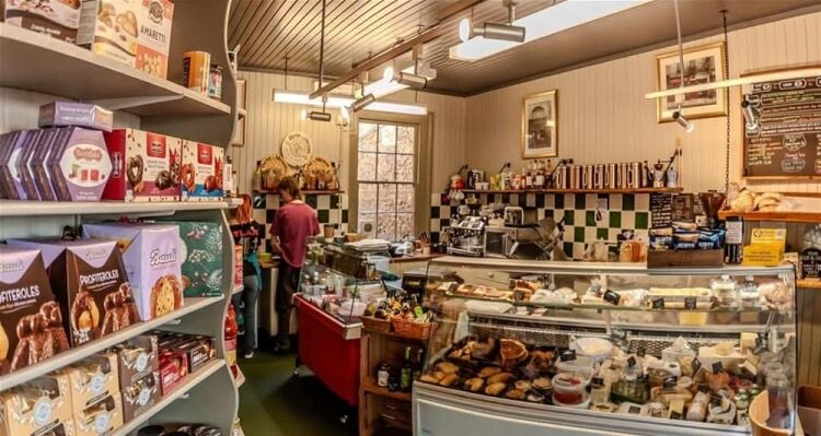LEASEHOLD CAFE/DELICATESSEN Photo 3