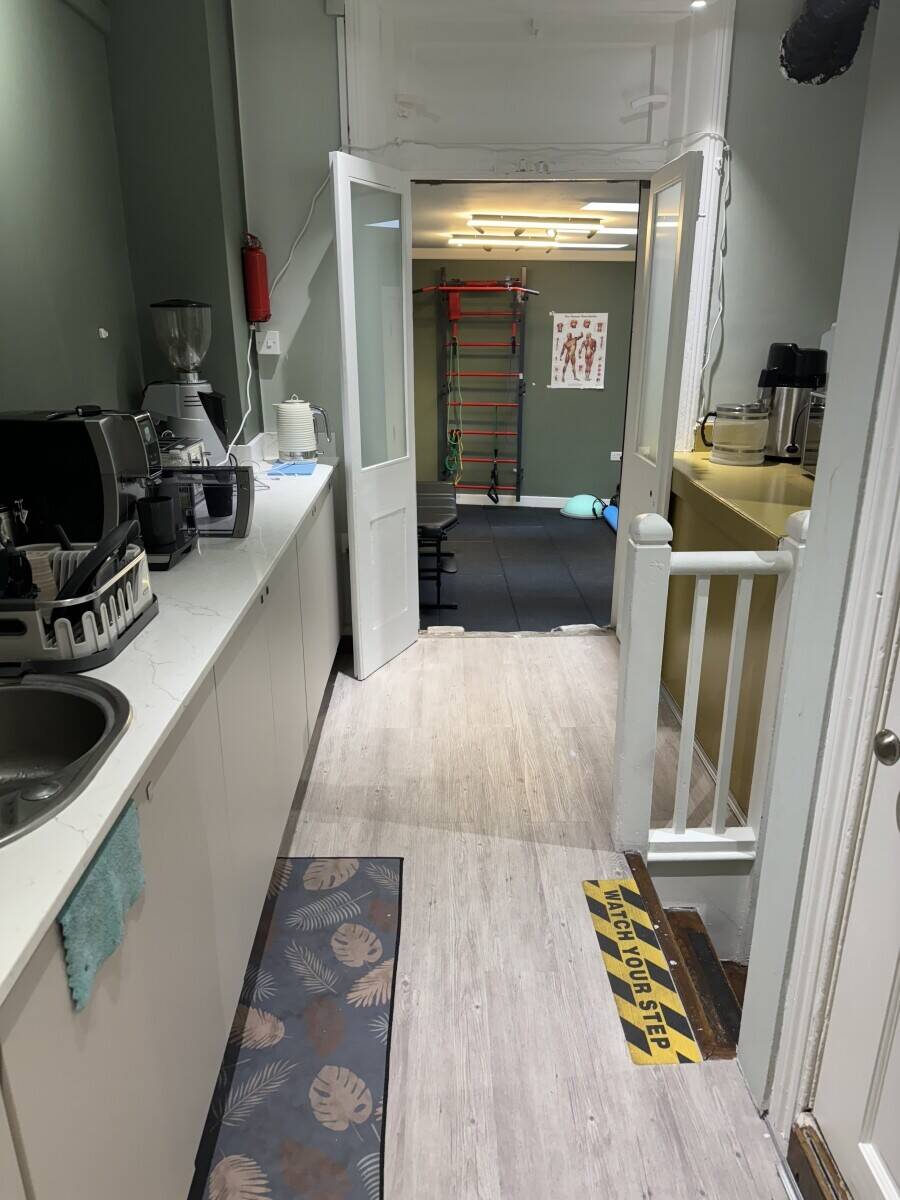 Fulham Wellness Clinic or restaurant | NO LANDLORD APPROVAL | &pound;26k Rent | Cash accepted