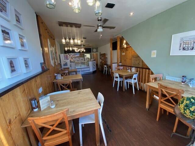ESTABLISHED CAFE BUSINESS FOR SALE Photo 3