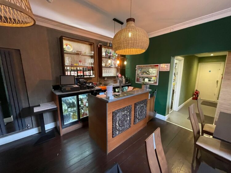 Established Thai Restaurant and 5 Bed Accommodation Photo 3