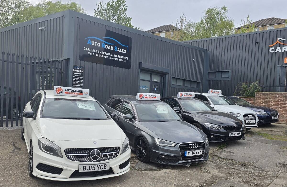 Used car dealership with mechanic and alloy wheel refurbish workshops for sale in Sheffield, South Yorkshire. Photo 4