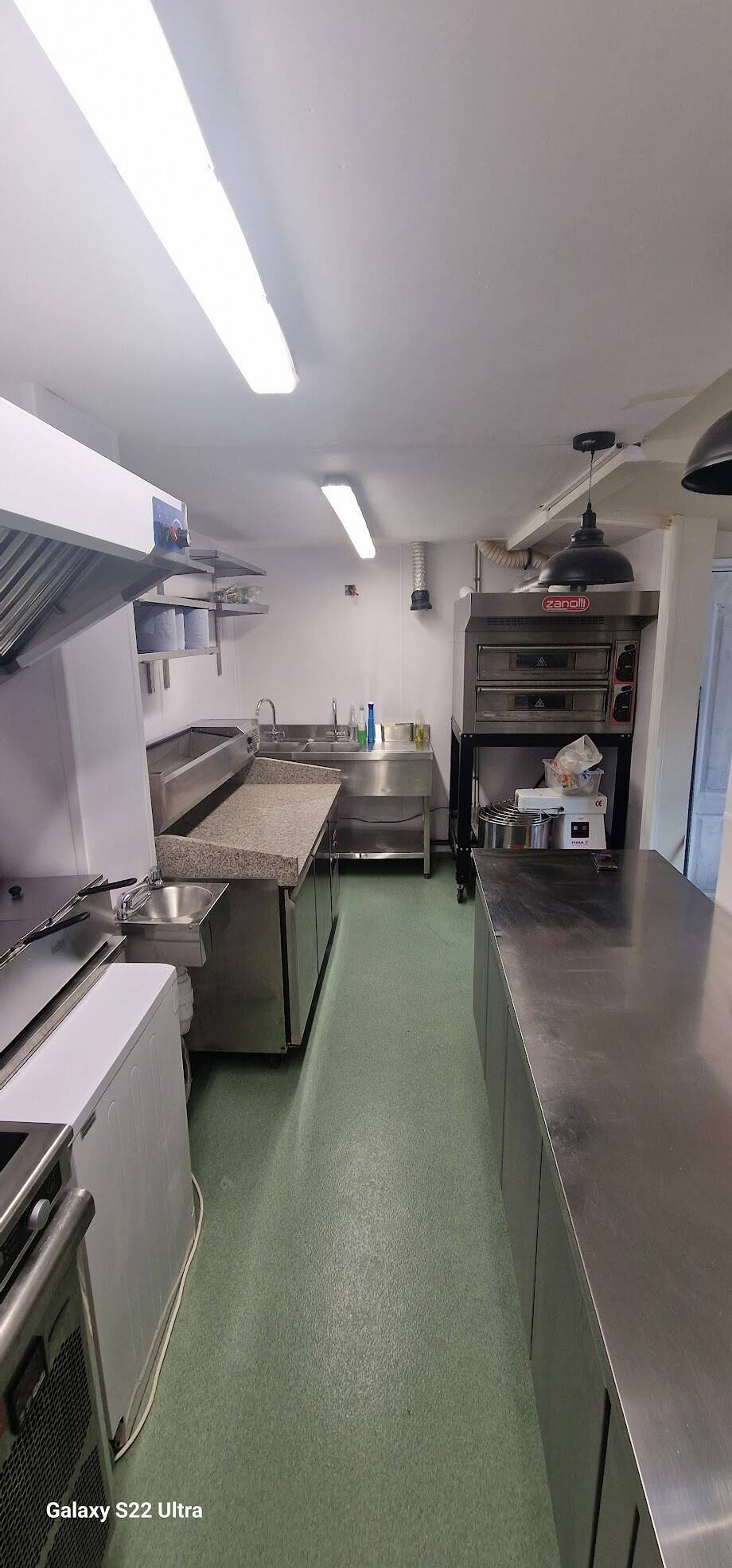 Re D'oro Ristorante &ndash; Award-Winning Italian Restaurant For Sale in Newport Photo 4