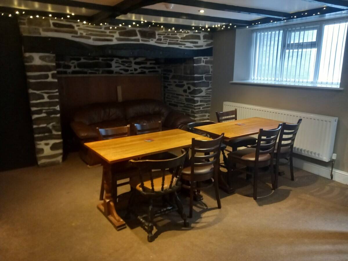 CARDIGAN – CHARACTER TOWN CENTRE PUBLIC HOUSE WITH 4 QUALITY LETTING BEDROOMS